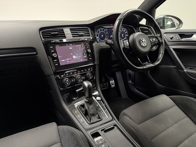 Volkswagen Golf TSI R - U400059582