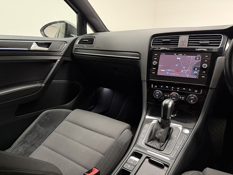 Volkswagen Golf TSI R - U400059582
