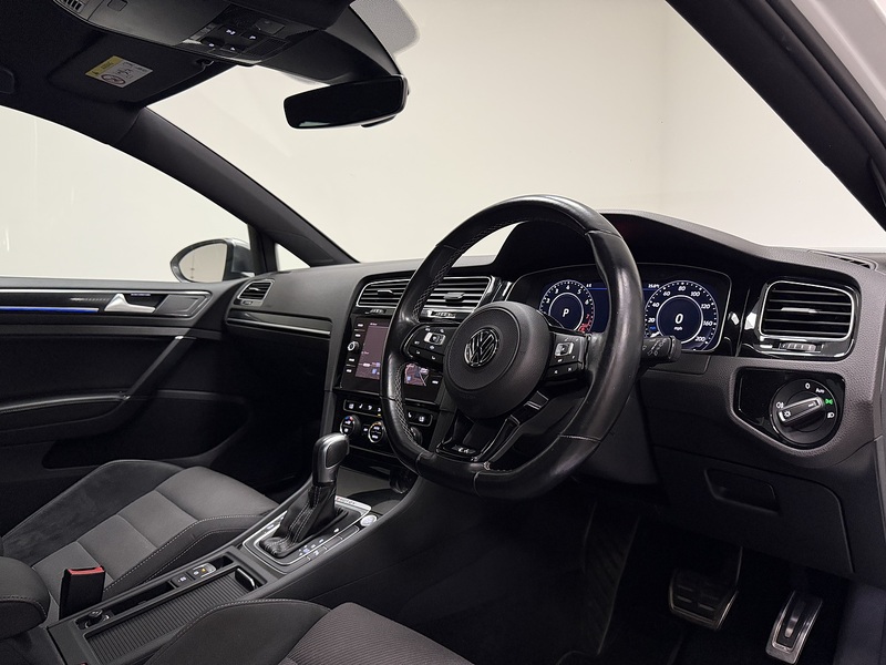 Volkswagen Golf TSI R - U400059582