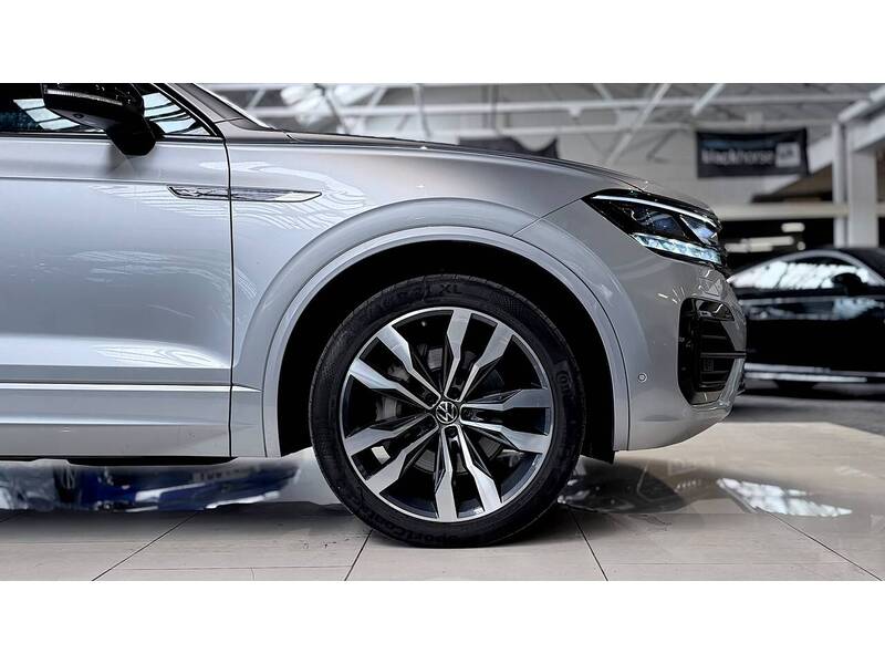 Volkswagen Touareg TSI V6 Black Edition - U400059633