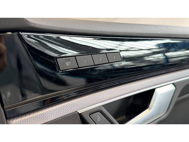 Volkswagen Touareg TSI V6 Black Edition - U400059633