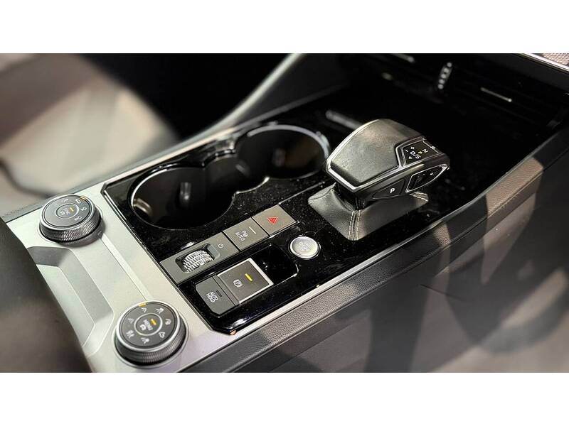 Volkswagen Touareg TSI V6 Black Edition - U400059633