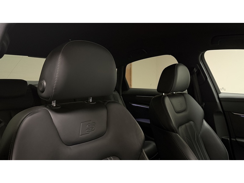 Audi A6 Saloon TDI Black Edition - U400059639