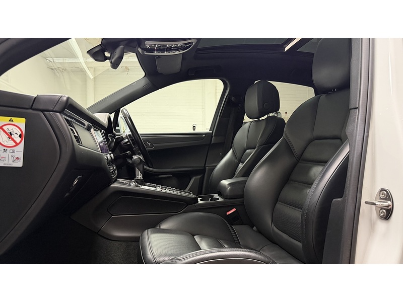 Porsche Macan T - U400059654