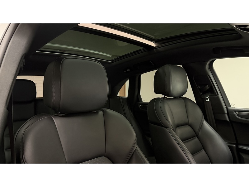 Porsche Macan T - U400059654