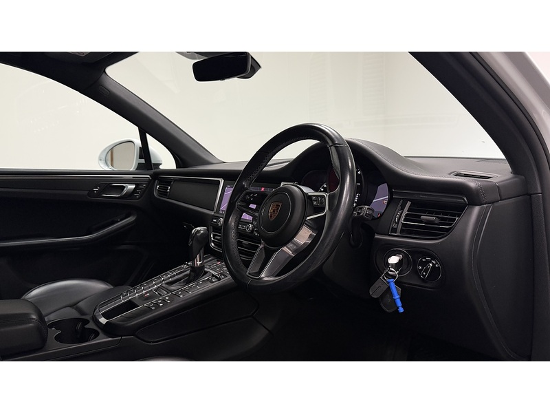 Porsche Macan T - U400059654