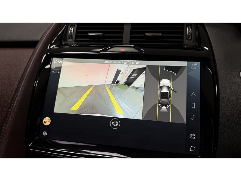 Jaguar E-PACE D204 MHEV R-Dynamic HSE - U400059676