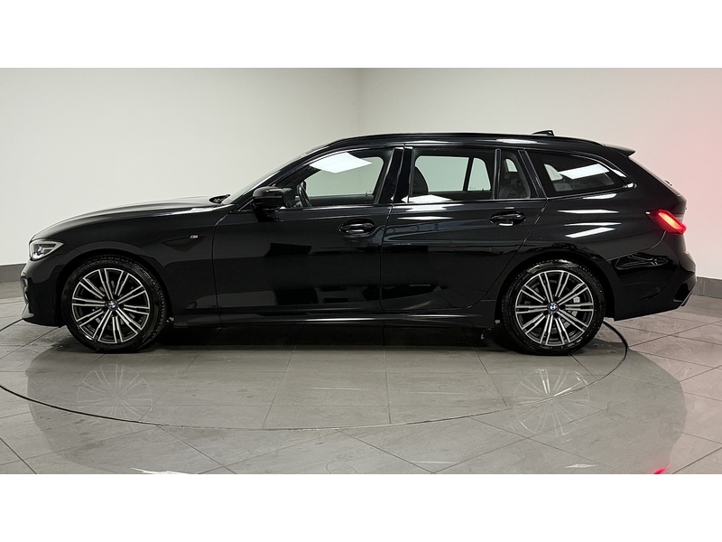 BMW 3 Series 320d MHT M Sport - U400059685