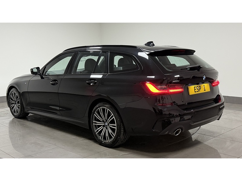 BMW 3 Series 320d MHT M Sport - U400059685