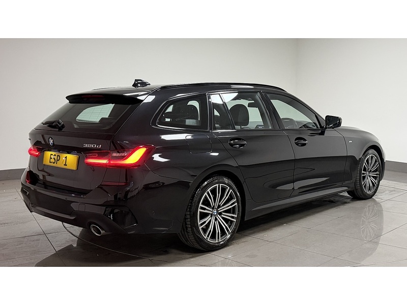 BMW 3 Series 320d MHT M Sport - U400059685