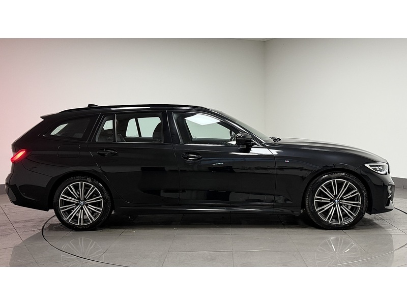 BMW 3 Series 320d MHT M Sport - U400059685