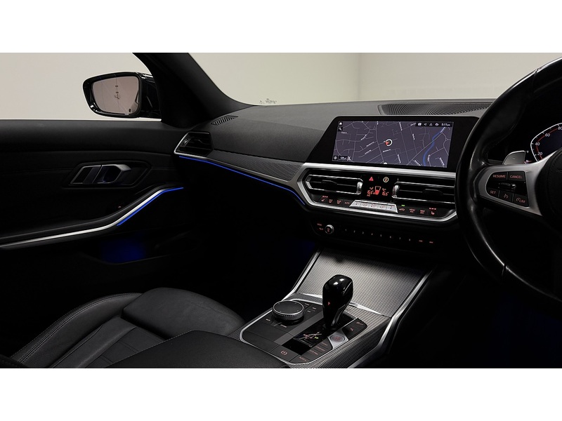 BMW 3 Series 320d MHT M Sport - U400059685
