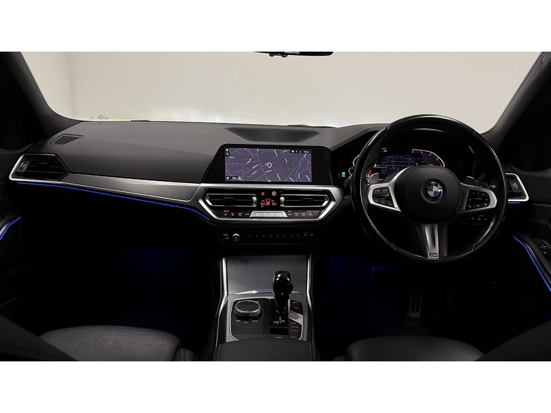 BMW 3 Series 320d MHT M Sport - U400059685