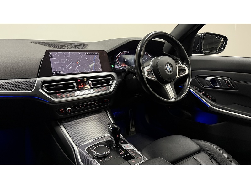 BMW 3 Series 320d MHT M Sport - U400059685