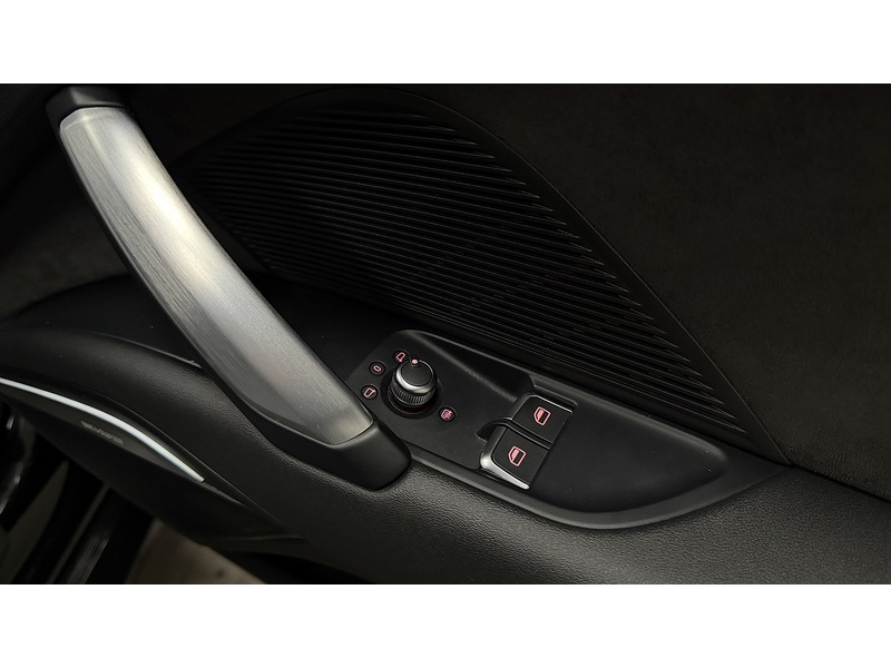 Audi TT TFSI Black Edition - U400059686