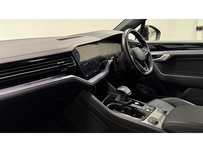 Volkswagen Touareg TDI V6 Black Edition - U400059712