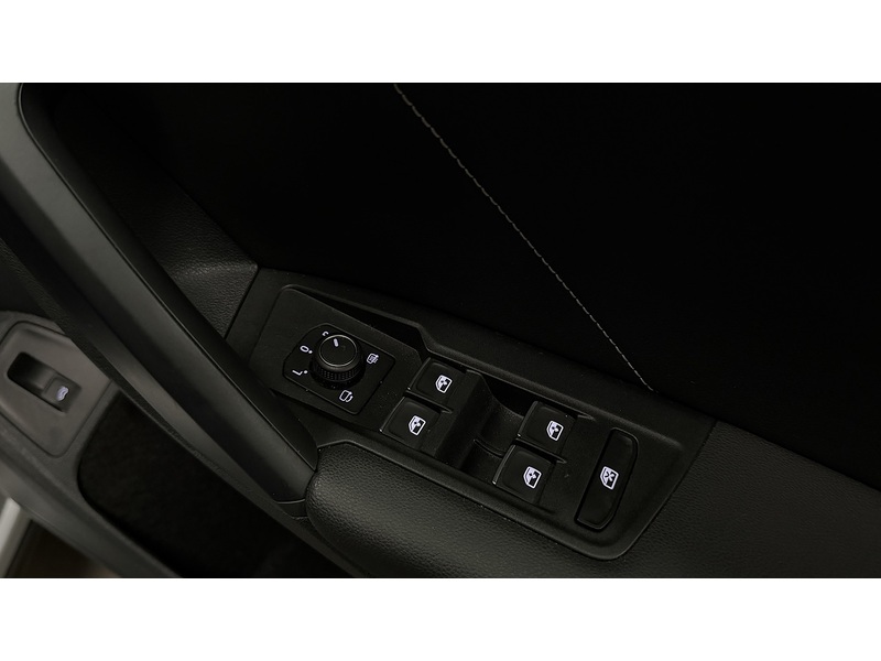 Volkswagen Tiguan TDI R-Line - U400059715