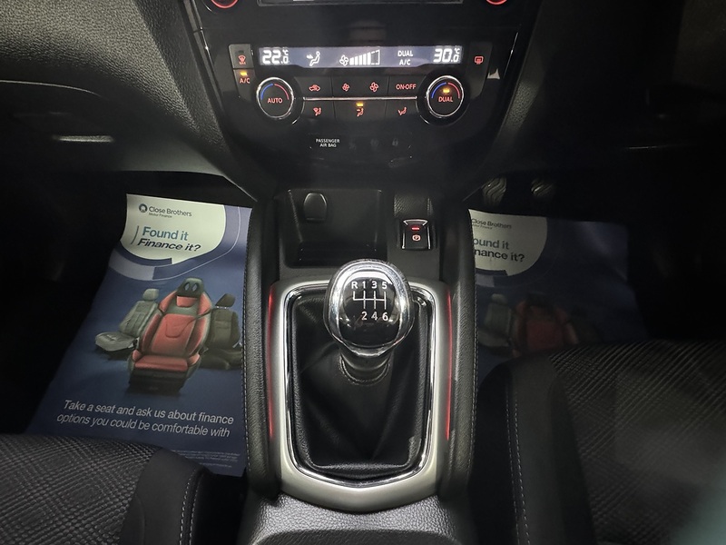 Nissan 1.5 dCi N-Connecta SUV 5dr Diesel Manual 2WD Euro 6 (s/s) (110 ps)