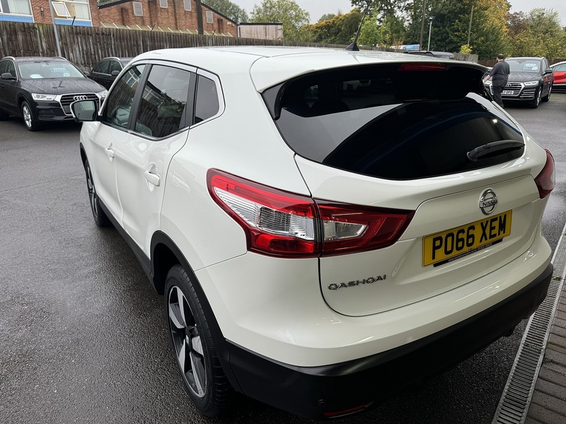 Nissan 1.5 dCi N-Connecta SUV 5dr Diesel Manual 2WD Euro 6 (s/s) (110 ps)