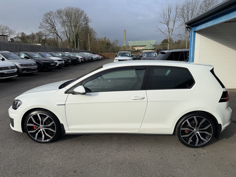 Volkswagen 2.0 TDI BlueMotion Tech GTD Hatchback 3dr Diesel DSG Euro 6 (s/s) (184 ps)