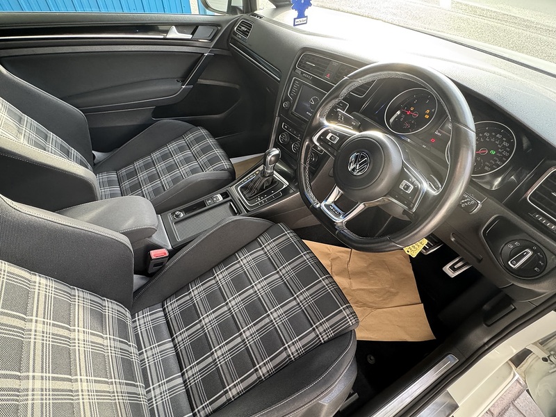 Volkswagen 2.0 TDI BlueMotion Tech GTD Hatchback 3dr Diesel DSG Euro 6 (s/s) (184 ps)