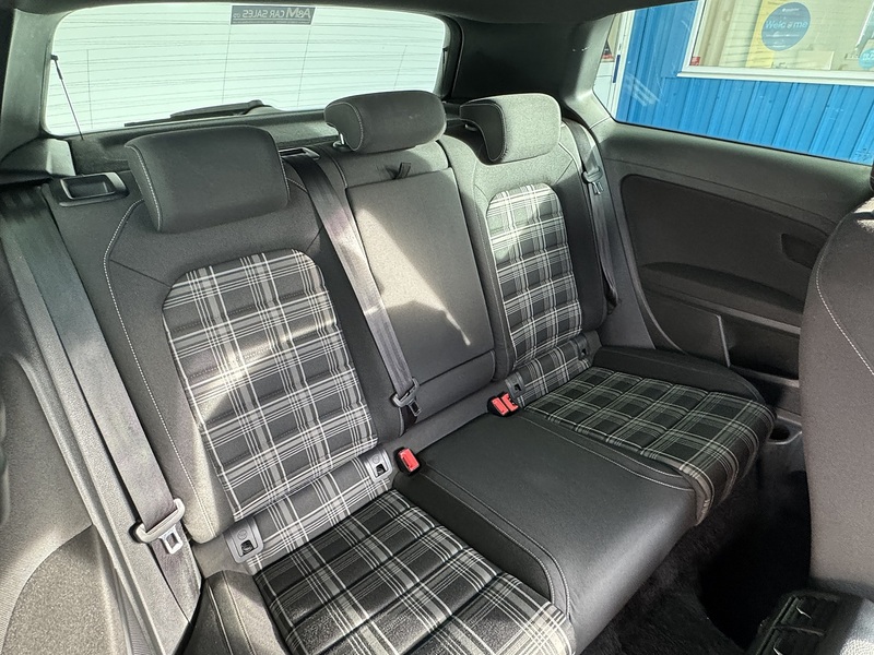 Volkswagen 2.0 TDI BlueMotion Tech GTD Hatchback 3dr Diesel DSG Euro 6 (s/s) (184 ps)