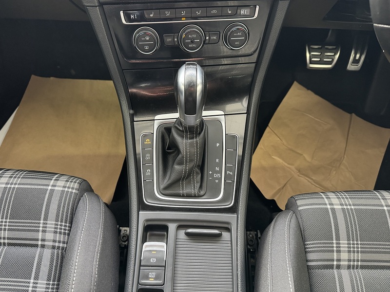 Volkswagen 2.0 TDI BlueMotion Tech GTD Hatchback 3dr Diesel DSG Euro 6 (s/s) (184 ps)