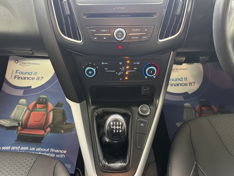 Ford 1.5 TDCi Zetec Edition Hatchback 5dr Diesel Manual Euro 6 (s/s) (120 ps)