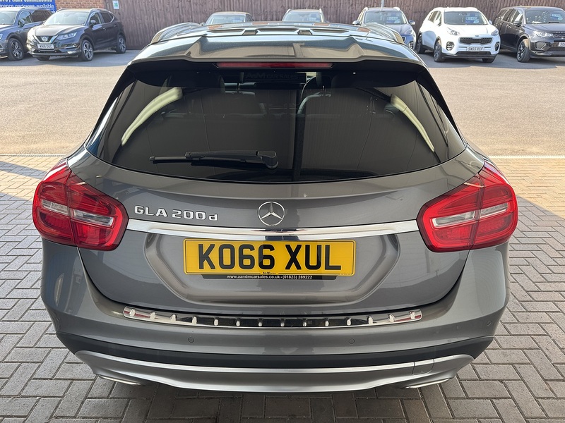 Mercedes-Benz 2.1 GLA200d Sport (Premium Plus) SUV 5dr Diesel 7G-DCT Euro 6 (s/s) (136 ps)
