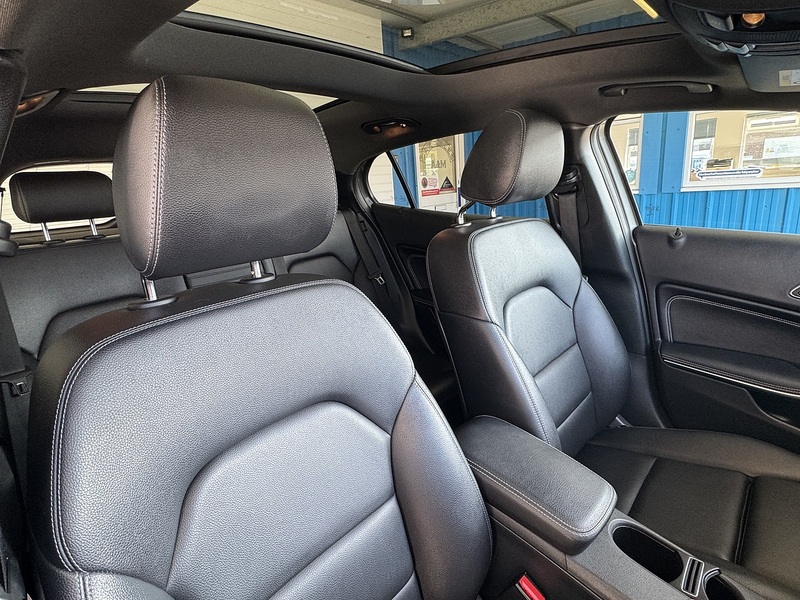 Mercedes-Benz 2.1 GLA200d Sport (Premium Plus) SUV 5dr Diesel 7G-DCT Euro 6 (s/s) (136 ps)