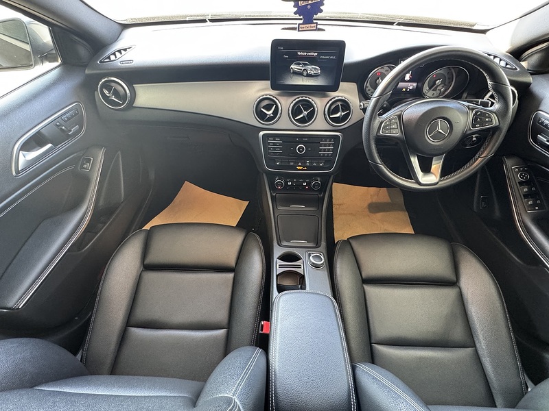 Mercedes-Benz 2.1 GLA200d Sport (Premium Plus) SUV 5dr Diesel 7G-DCT Euro 6 (s/s) (136 ps)