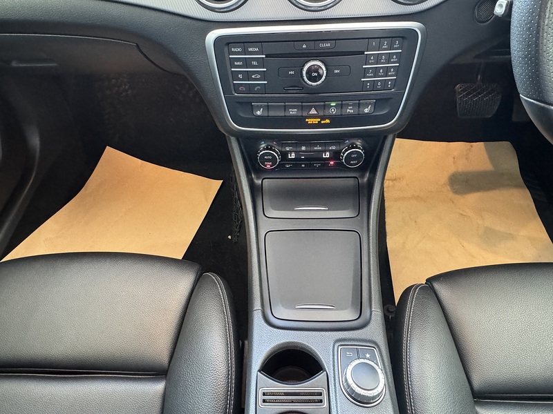 Mercedes-Benz 2.1 GLA200d Sport (Premium Plus) SUV 5dr Diesel 7G-DCT Euro 6 (s/s) (136 ps)