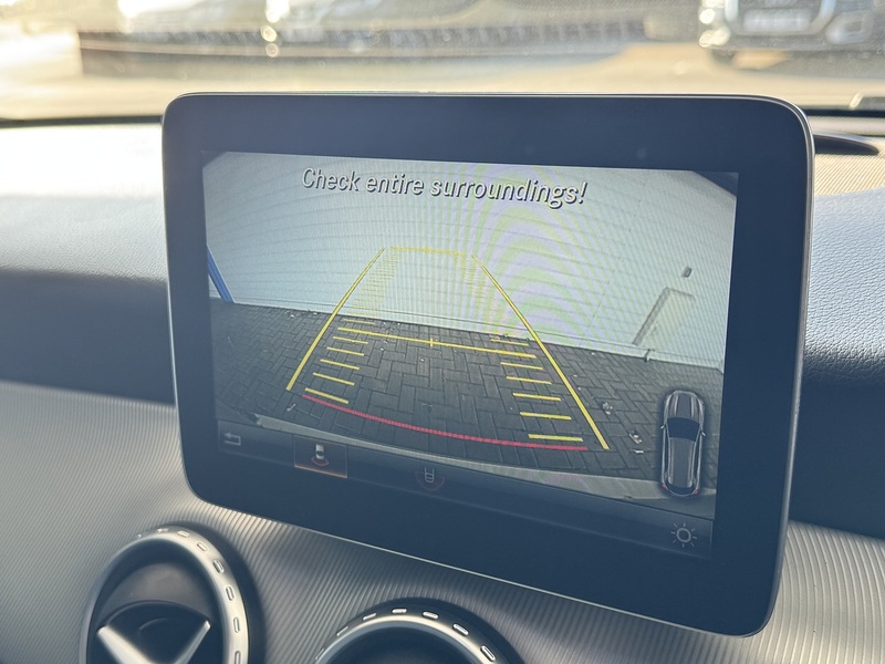 Mercedes-Benz 2.1 GLA200d Sport (Premium Plus) SUV 5dr Diesel 7G-DCT Euro 6 (s/s) (136 ps)