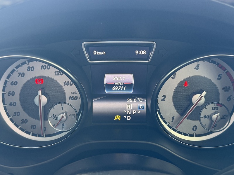 Mercedes-Benz 2.1 GLA200d Sport (Premium Plus) SUV 5dr Diesel 7G-DCT Euro 6 (s/s) (136 ps)