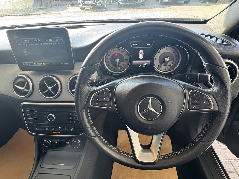 Mercedes-Benz 2.1 GLA200d Sport (Premium Plus) SUV 5dr Diesel 7G-DCT Euro 6 (s/s) (136 ps)