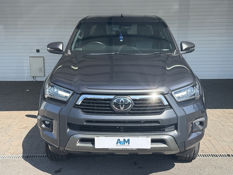 Toyota D-4D Invincible X Pickup 2.8 Automatic Diesel
