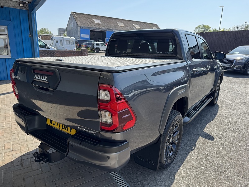 Toyota D-4D Invincible X Pickup 2.8 Automatic Diesel