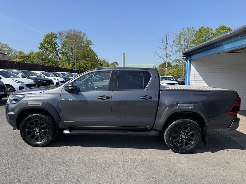 Toyota D-4D Invincible X Pickup 2.8 Automatic Diesel