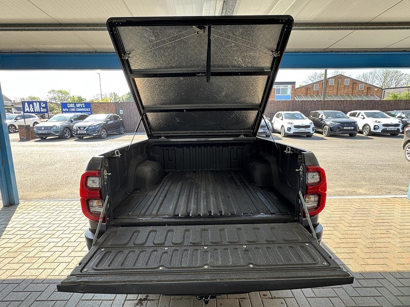 Toyota D-4D Invincible X Pickup 2.8 Automatic Diesel