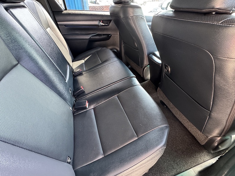 Toyota D-4D Invincible X Pickup 2.8 Automatic Diesel