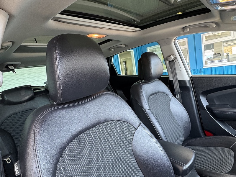 Hyundai 1.7 CRDi Premium SUV 5dr Diesel Manual Euro 5 (s/s) (115 ps)
