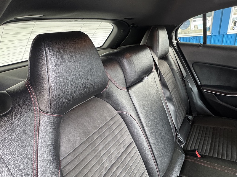 Mercedes-Benz 2.1 GLA200d AMG Line SUV 5dr Diesel Manual Euro 6 (s/s) (136 ps)