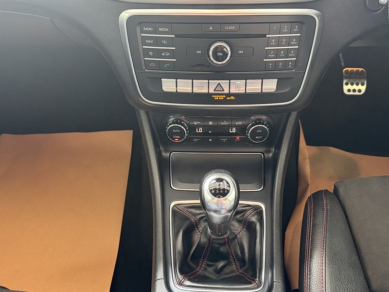 Mercedes-Benz 2.1 GLA200d AMG Line SUV 5dr Diesel Manual Euro 6 (s/s) (136 ps)