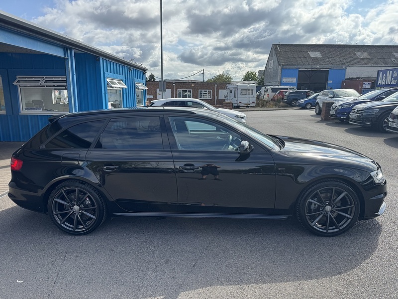 Audi 2.0 TDI Black Edition Plus Estate 5dr Diesel Manual Euro 5 (s/s) (177 ps)