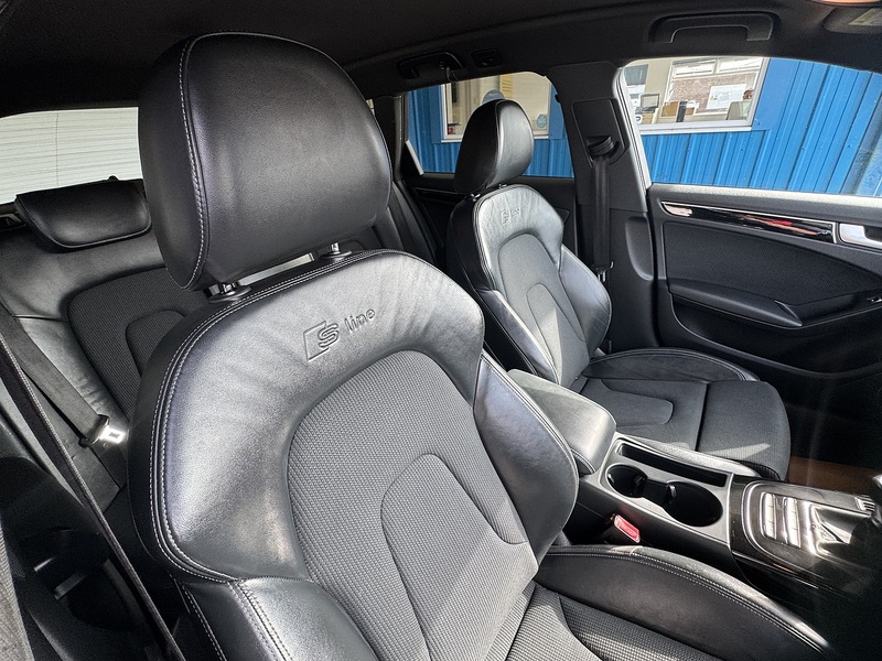 Audi 2.0 TDI Black Edition Plus Estate 5dr Diesel Manual Euro 5 (s/s) (177 ps)