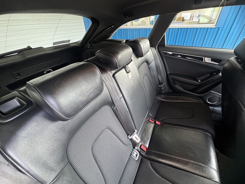 Audi 2.0 TDI Black Edition Plus Estate 5dr Diesel Manual Euro 5 (s/s) (177 ps)