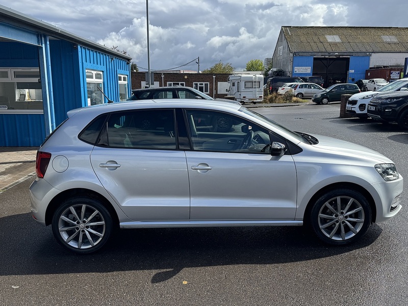 Volkswagen 1.0 BlueMotion Tech SE Design Hatchback 5dr Petrol Manual Euro 6 (s/s) (60 ps)