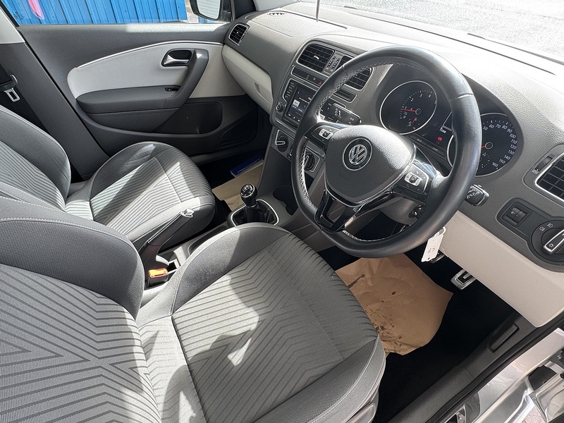 Volkswagen 1.0 BlueMotion Tech SE Design Hatchback 5dr Petrol Manual Euro 6 (s/s) (60 ps)