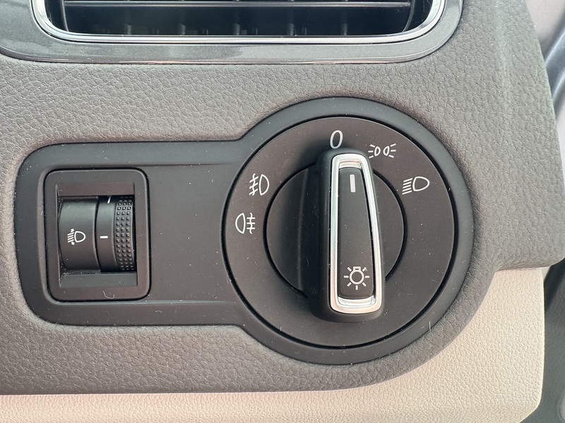 Volkswagen 1.0 BlueMotion Tech SE Design Hatchback 5dr Petrol Manual Euro 6 (s/s) (60 ps)