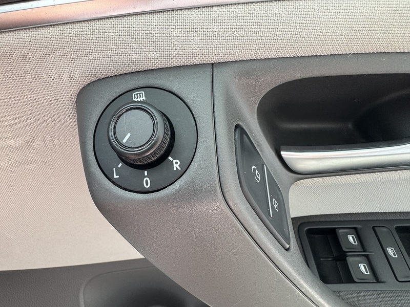 Volkswagen 1.0 BlueMotion Tech SE Design Hatchback 5dr Petrol Manual Euro 6 (s/s) (60 ps)